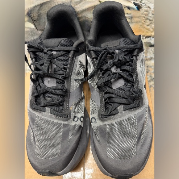 On Cloud men’s 9 cloud surfer next- customer return- no box